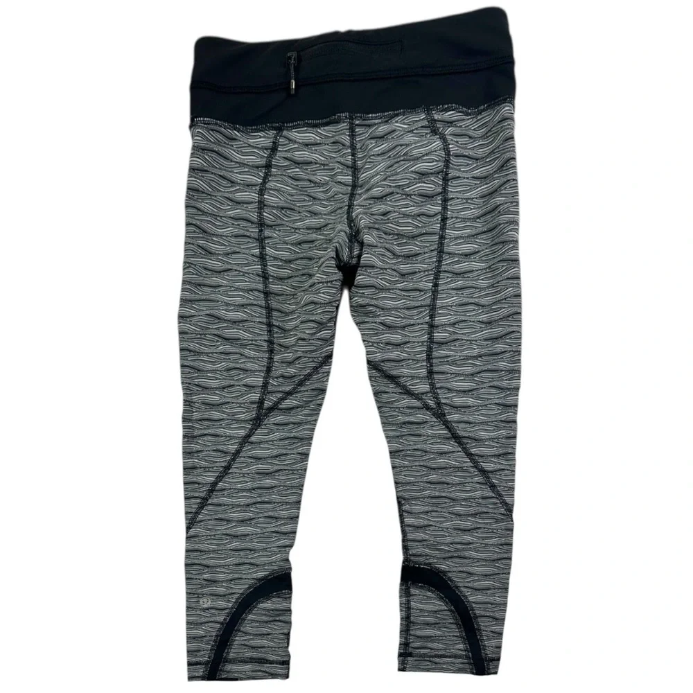 Lululemon Run: Inspire Crop II All Luxtreme Textured Wave Black Silver Spoon 4
